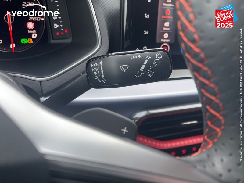 Véhicule d'occasion SEAT ARONA 1.0 TSI 110CH FR DSG7 GPS CAMERA RADAR AV/AR CAR PLAY chez Le Veodrome