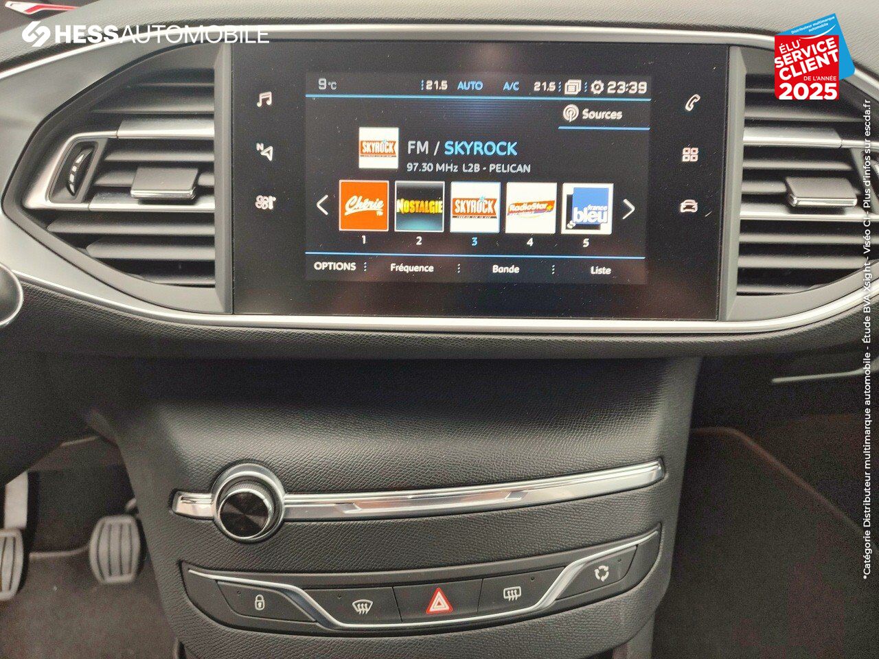 Véhicule d'occasion PEUGEOT 308 1.2 PURETECH 110CH SS ALLURE BASSE CONSOMMATION chez Renault Saint-Louis