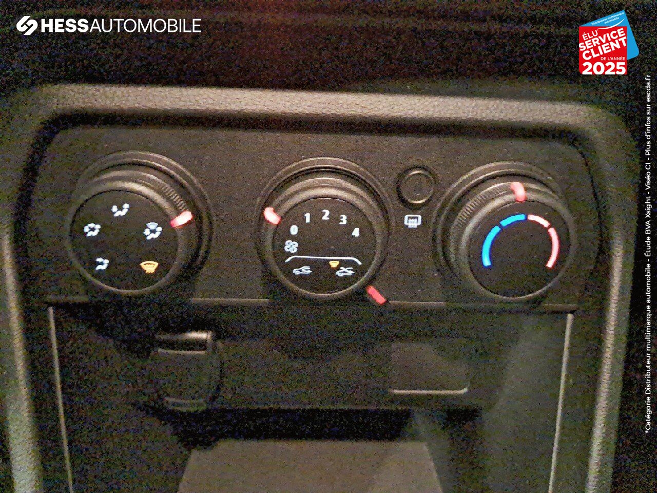 Véhicule d'occasion DACIA SANDERO 1.0 ECO-G 100CH ESSENTIAL chez Renault Saint-Louis