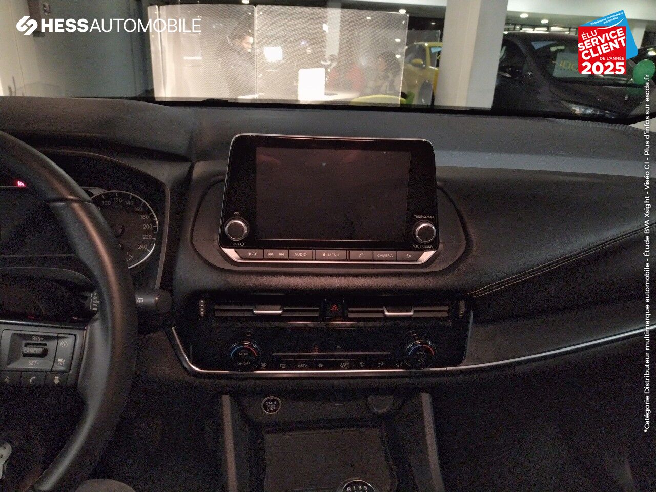Véhicule d'occasion NISSAN QASHQAI 1.3 MILD HYBRID 140CH BUSINESS EDITION 2022 CAMERA chez Renault Saint-Louis