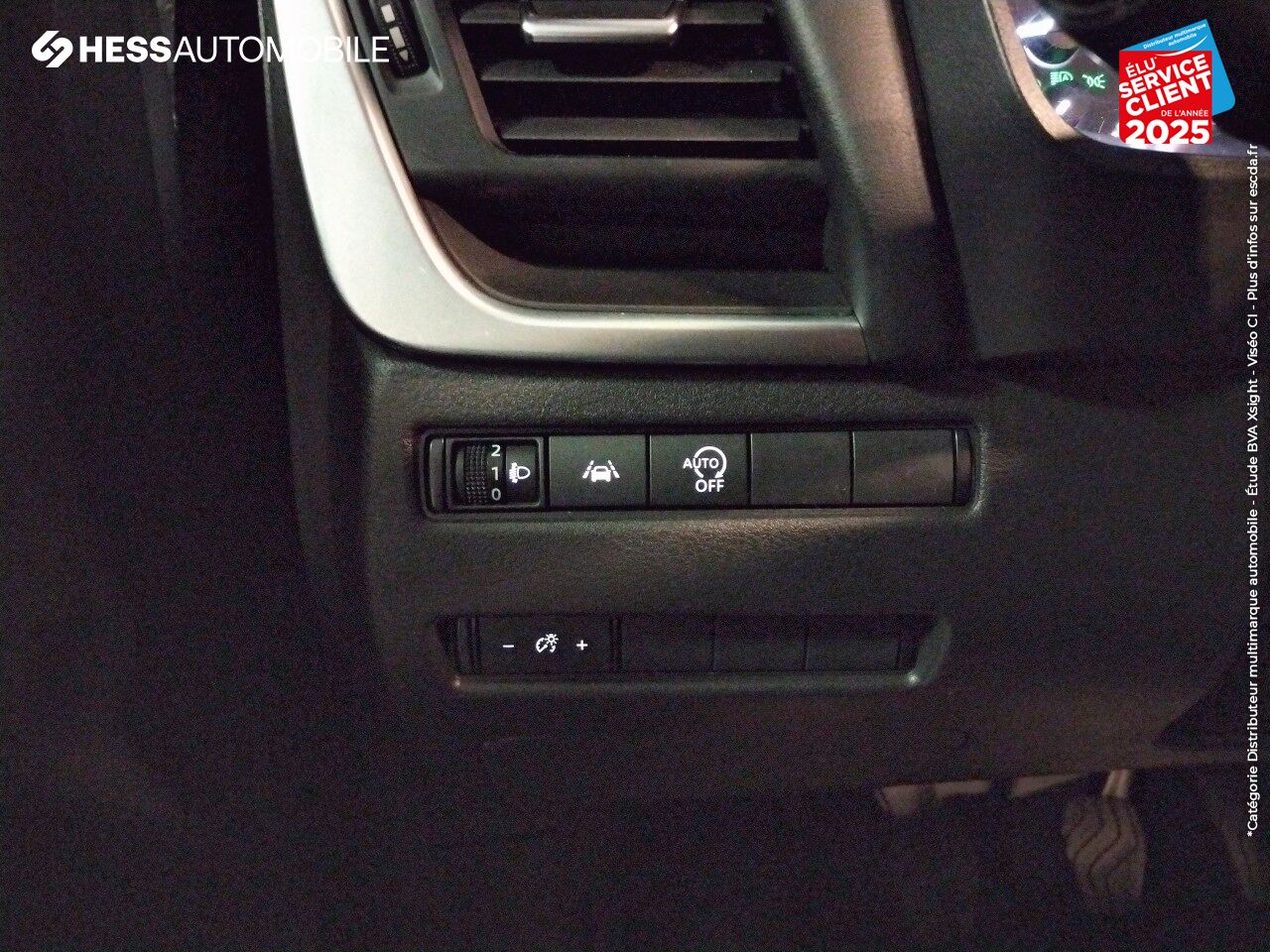 Véhicule d'occasion NISSAN QASHQAI 1.3 MILD HYBRID 140CH BUSINESS EDITION 2022 CAMERA chez Renault Saint-Louis