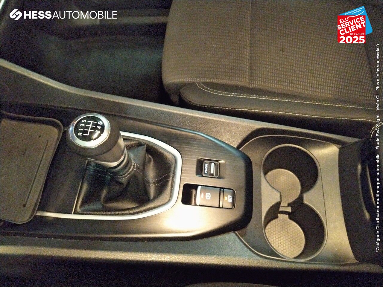 Véhicule d'occasion NISSAN QASHQAI 1.3 MILD HYBRID 140CH BUSINESS EDITION 2022 CAMERA chez Renault Saint-Louis