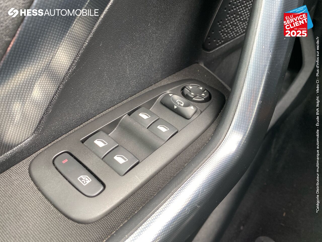 Véhicule d'occasion PEUGEOT 2008 1.2 PURETECH 110CH ALLURE S/S chez Renault Saint-Louis