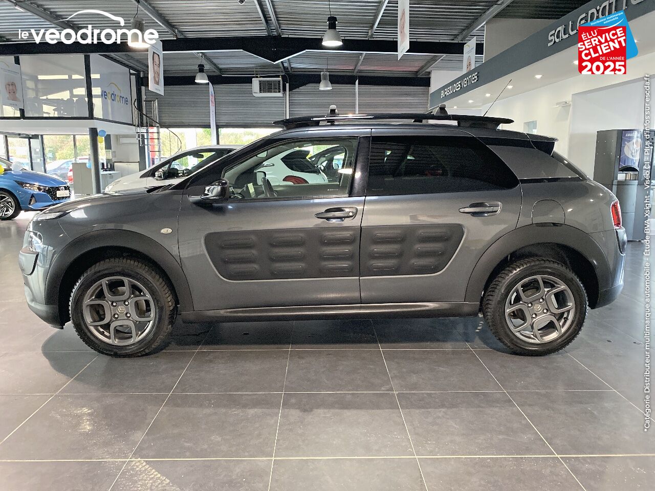 Véhicule d'occasion CITROEN C4 CACTUS PURETECH 82 SHINE GPS chez Le Veodrome