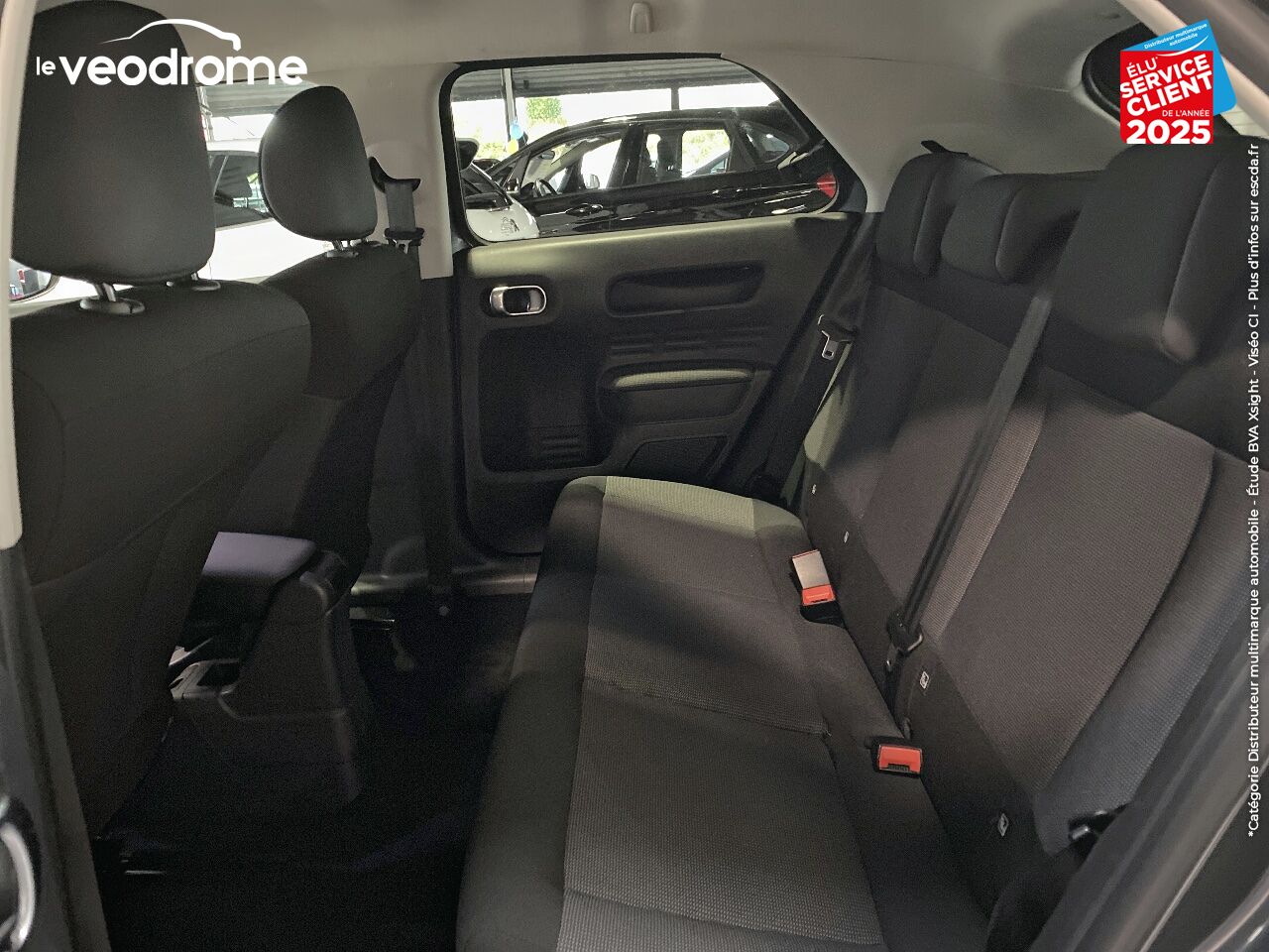 Véhicule d'occasion CITROEN C4 CACTUS PURETECH 82 SHINE GPS chez Le Veodrome