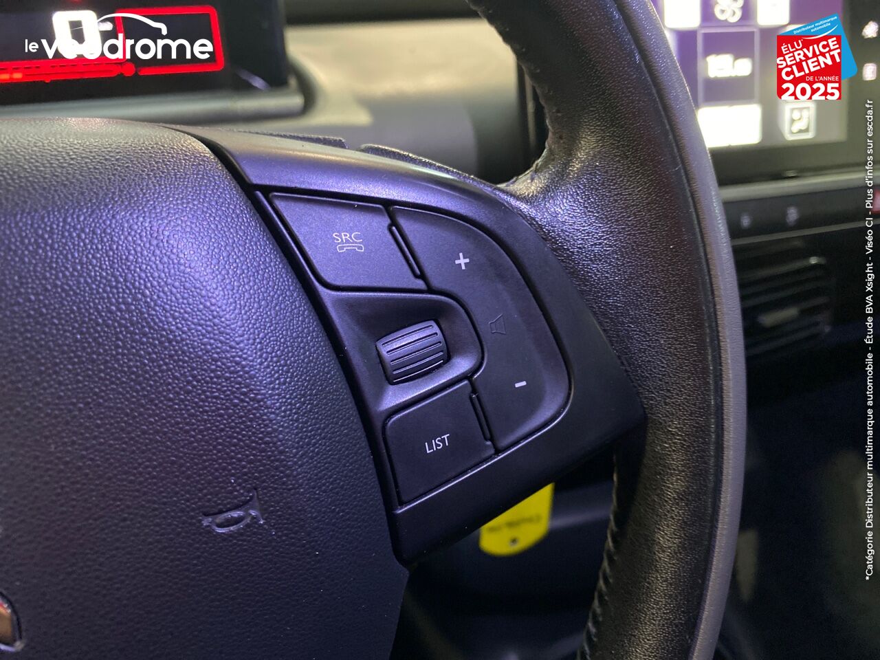 Véhicule d'occasion CITROEN C4 CACTUS PURETECH 82 SHINE GPS chez Le Veodrome