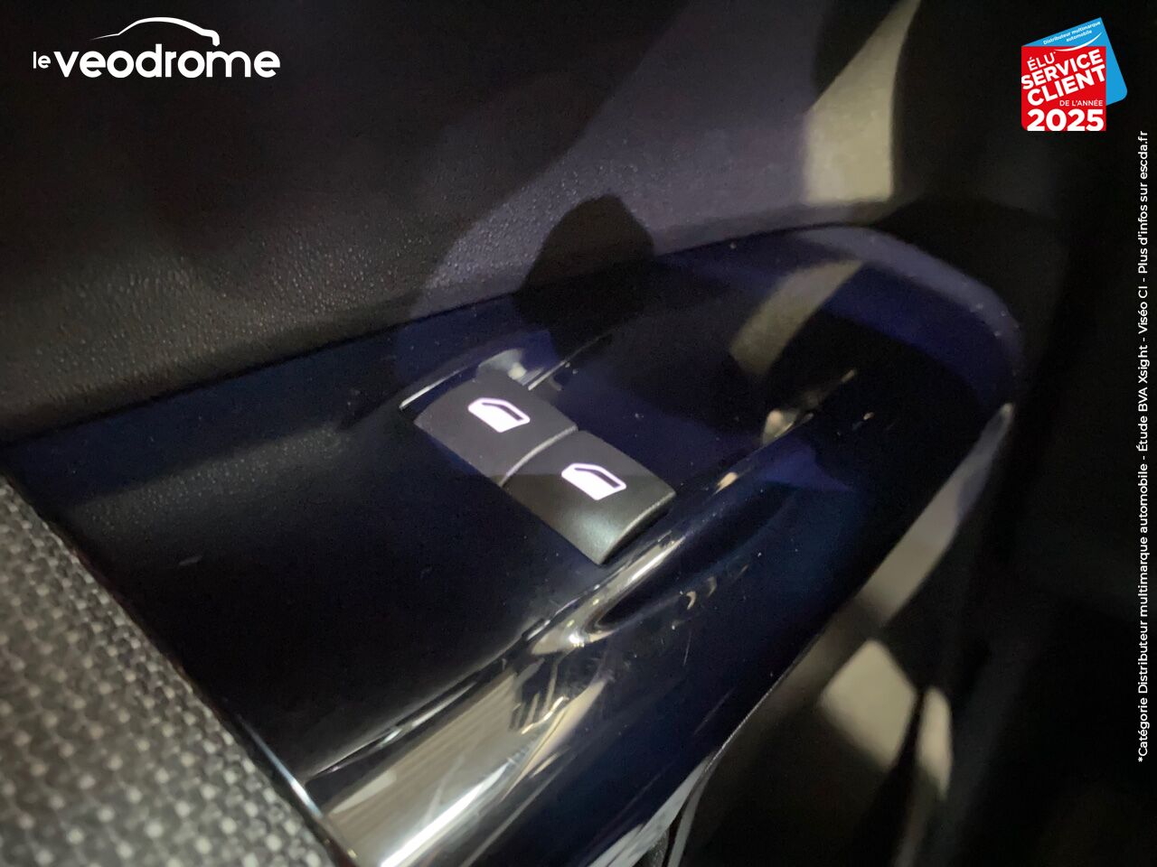 Véhicule d'occasion CITROEN C4 CACTUS PURETECH 82 SHINE GPS chez Le Veodrome
