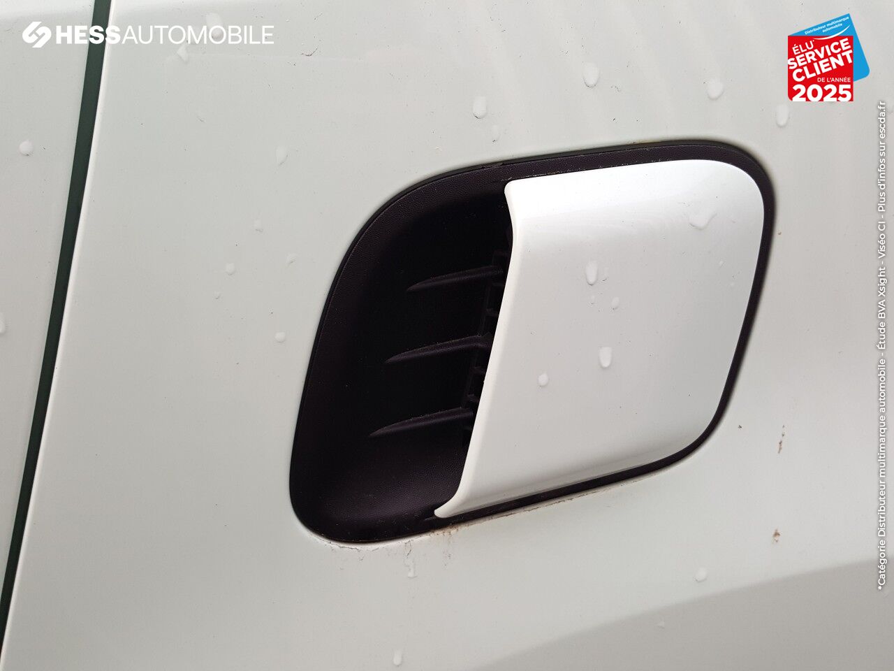 Véhicule d'occasion RENAULT TWINGO 1.0 SCE 75CH ZEN chez Renault Saint-Louis