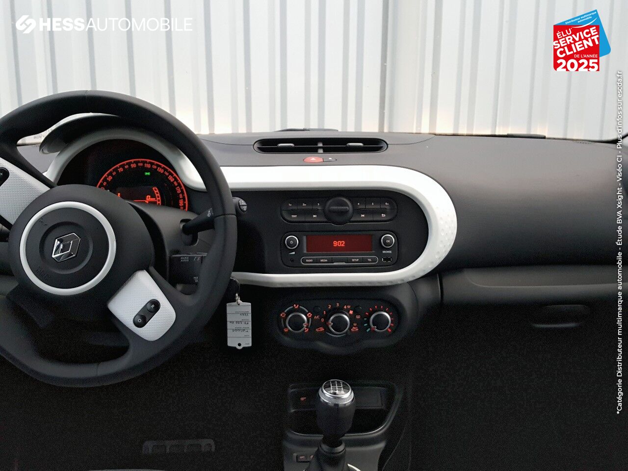 Véhicule d'occasion RENAULT TWINGO 1.0 SCE 75CH ZEN chez Renault Saint-Louis