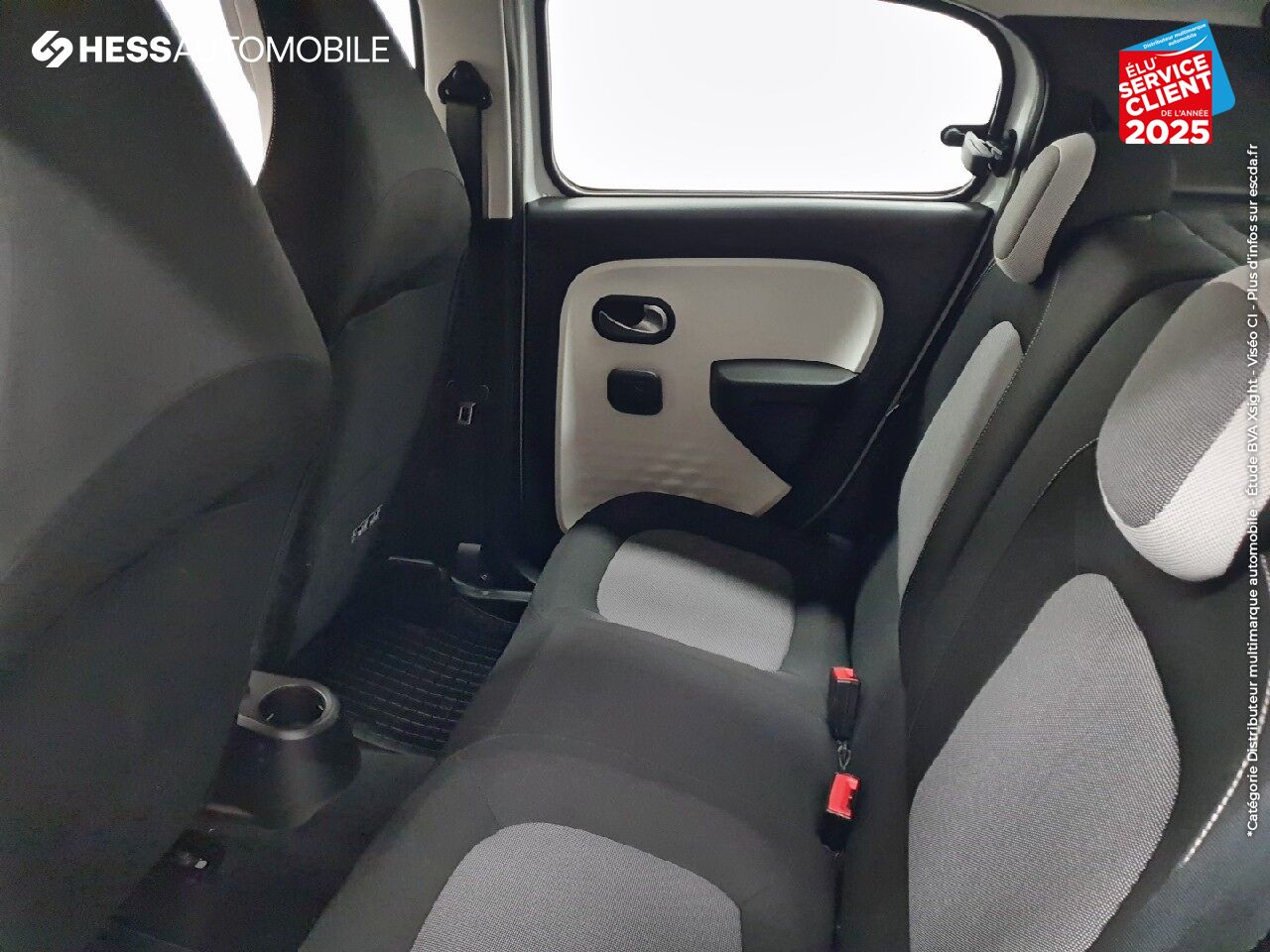 Véhicule d'occasion RENAULT TWINGO 1.0 SCE 70CH ZEN BOITE COURTE EURO6 chez Renault Strasbourg