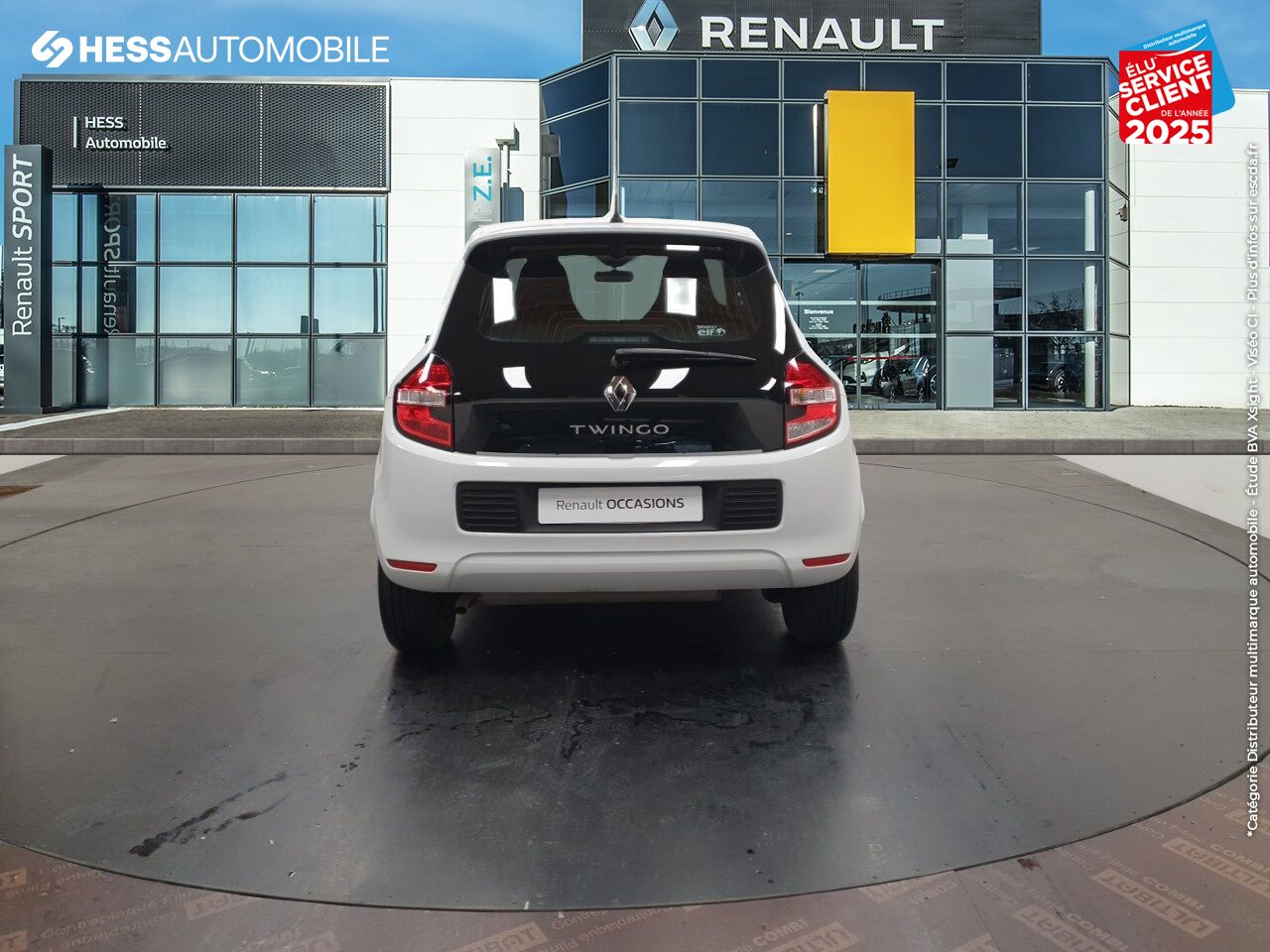 Véhicule d'occasion RENAULT TWINGO 1.0 SCE 70CH ZEN BOITE COURTE EURO6 chez Renault Strasbourg