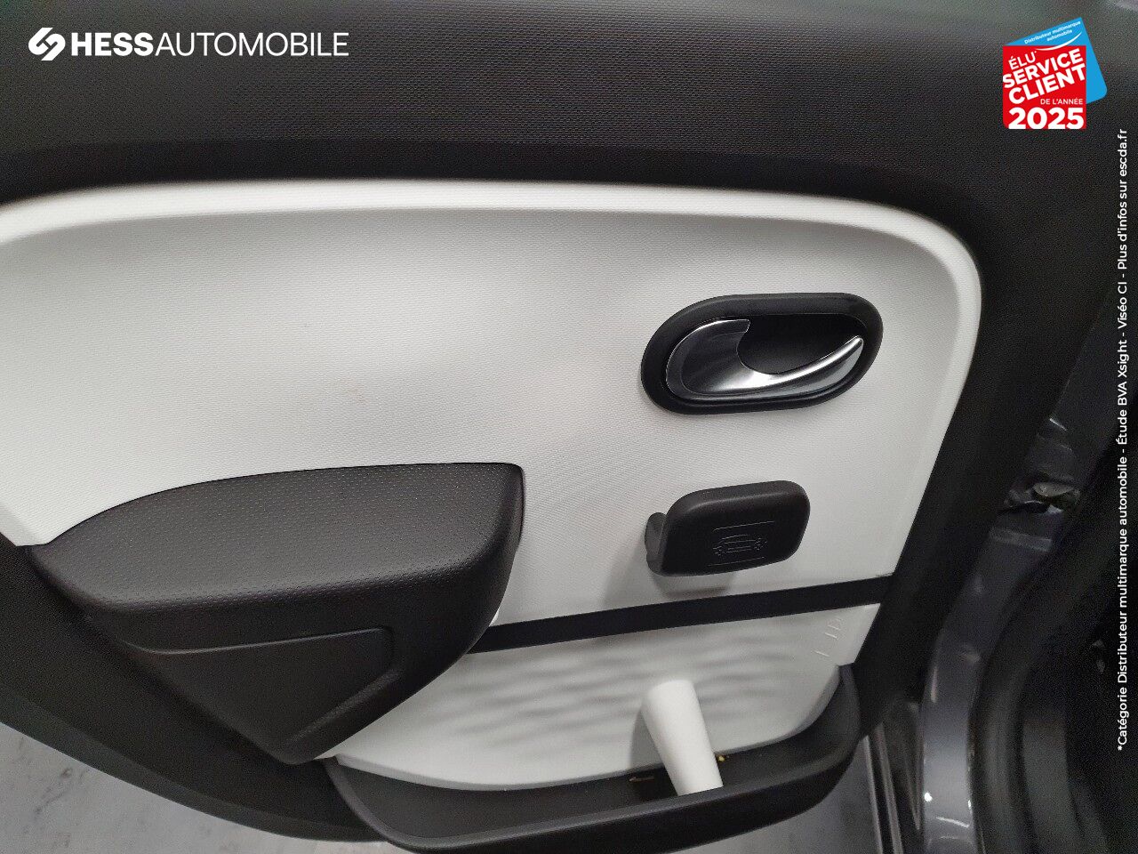 Véhicule d'occasion RENAULT TWINGO 1.0 SCE 65CH INTENS E6D-FULL chez Renault Strasbourg