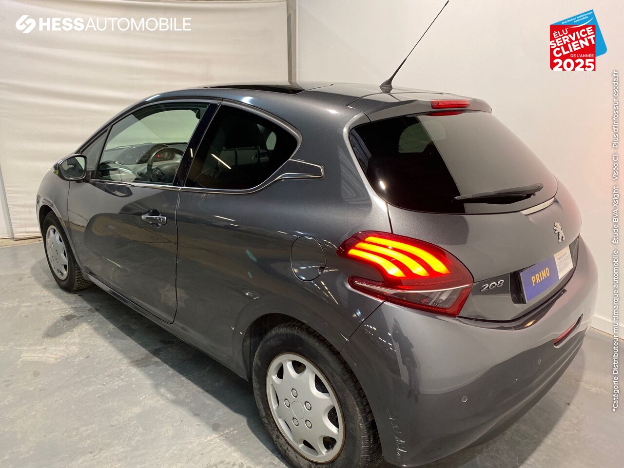 Véhicule d'occasion PEUGEOT 208 1.2 PURETECH 82CH ALLURE 3P TPANO CAMERA chez Peugeot Charleville