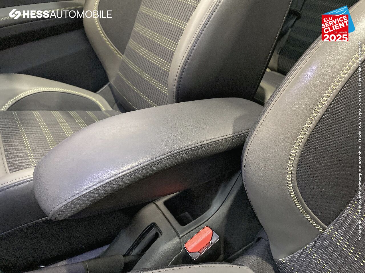 Véhicule d'occasion PEUGEOT 208 1.2 PURETECH 82CH ALLURE 3P TPANO CAMERA chez Peugeot Charleville
