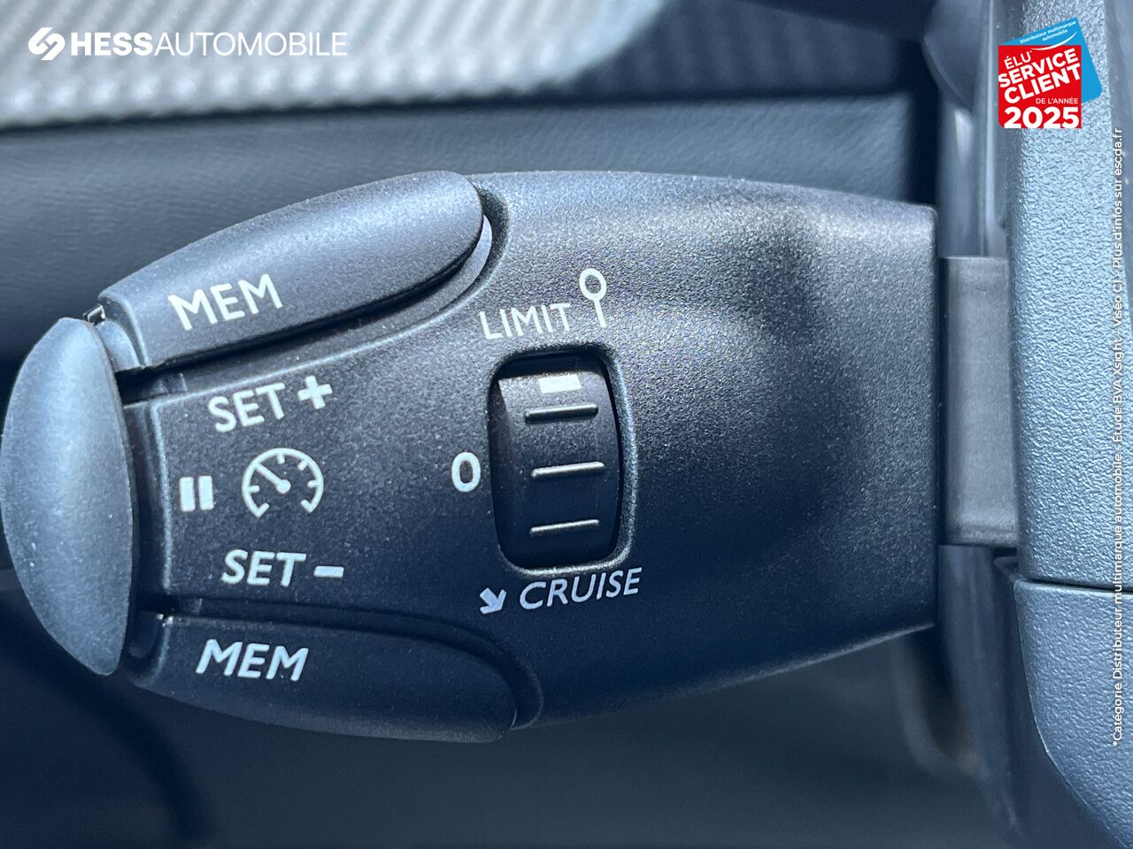 Véhicule neuf PEUGEOT 208 1.2 HYBRID 100CH ALLURE E-DCS6 chez Peugeot Sedan