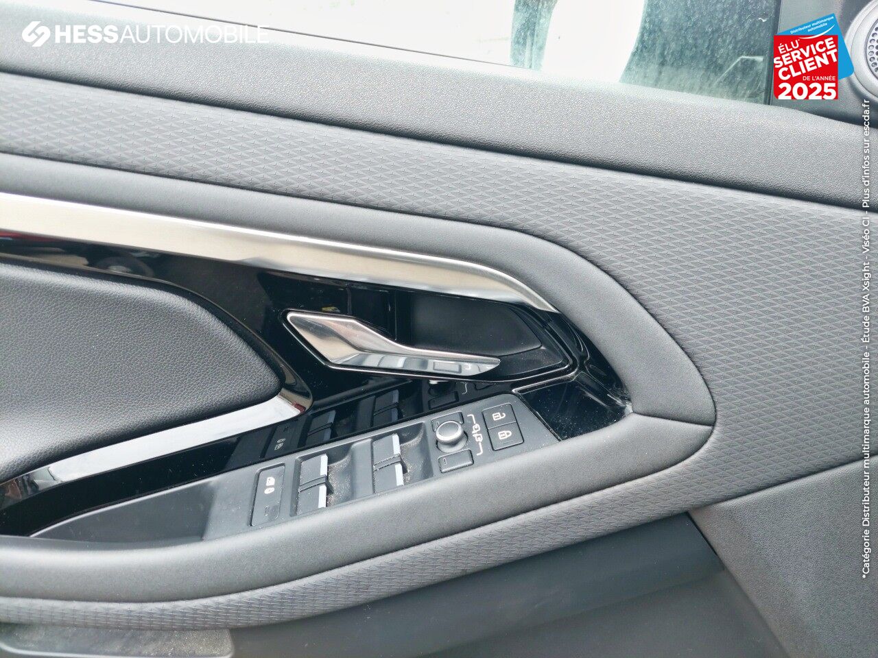 Véhicule d'occasion LAND-ROVER RANGE ROVER EVOQUE 1.5 P300E 309CH S AWD BVA 11CV chez Land Rover Metz