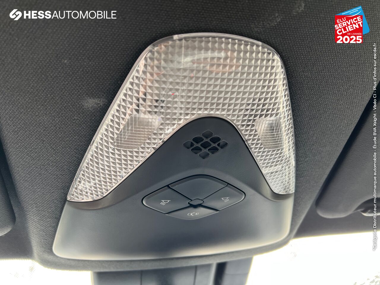 Véhicule d'occasion TOYOTA C-HR 122H EDITION 2WD E-CVT RC18 chez Toyota Metz