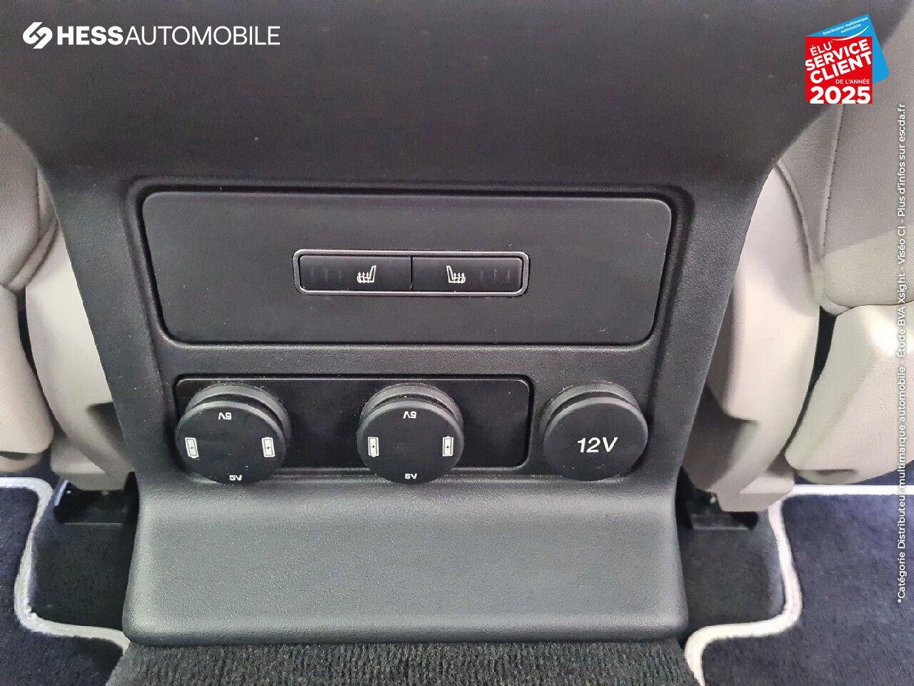 Véhicule d'occasion JAGUAR F-PACE V6 3.0D 300CH S 4X4 BVA8 TOUVRANT MERIDIAN SIEGE AV/AR CHAUF JA22 chez Jaguar Strasbourg