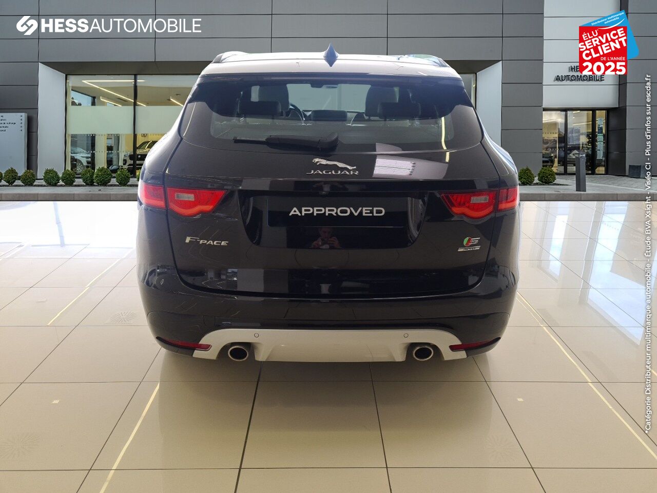 Véhicule d'occasion JAGUAR F-PACE V6 3.0D 300CH S 4X4 BVA8 TOUVRANT MERIDIAN SIEGE AV/AR CHAUF JA22 chez Jaguar Strasbourg