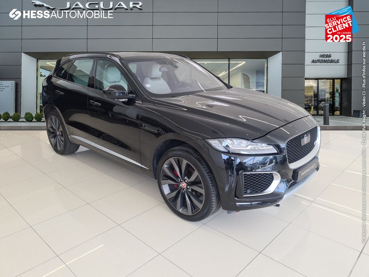 Véhicule d'occasion JAGUAR F-PACE V6 3.0D 300CH S 4X4 BVA8 TOUVRANT MERIDIAN SIEGE AV/AR CHAUF JA22 chez Jaguar Strasbourg