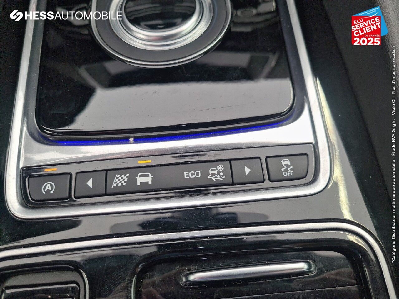 Véhicule d'occasion JAGUAR F-PACE V6 3.0D 300CH S 4X4 BVA8 TOUVRANT MERIDIAN SIEGE AV/AR CHAUF JA22 chez Jaguar Strasbourg