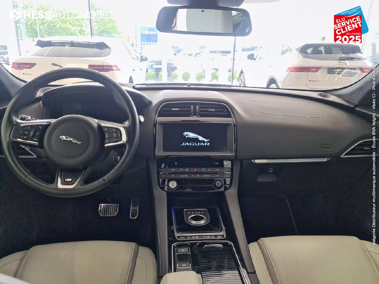Véhicule d'occasion JAGUAR F-PACE V6 3.0D 300CH S 4X4 BVA8 TOUVRANT MERIDIAN SIEGE AV/AR CHAUF JA22 chez Jaguar Strasbourg