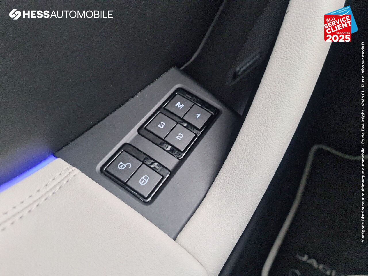 Véhicule d'occasion JAGUAR F-PACE V6 3.0D 300CH S 4X4 BVA8 TOUVRANT MERIDIAN SIEGE AV/AR CHAUF JA22 chez Jaguar Strasbourg