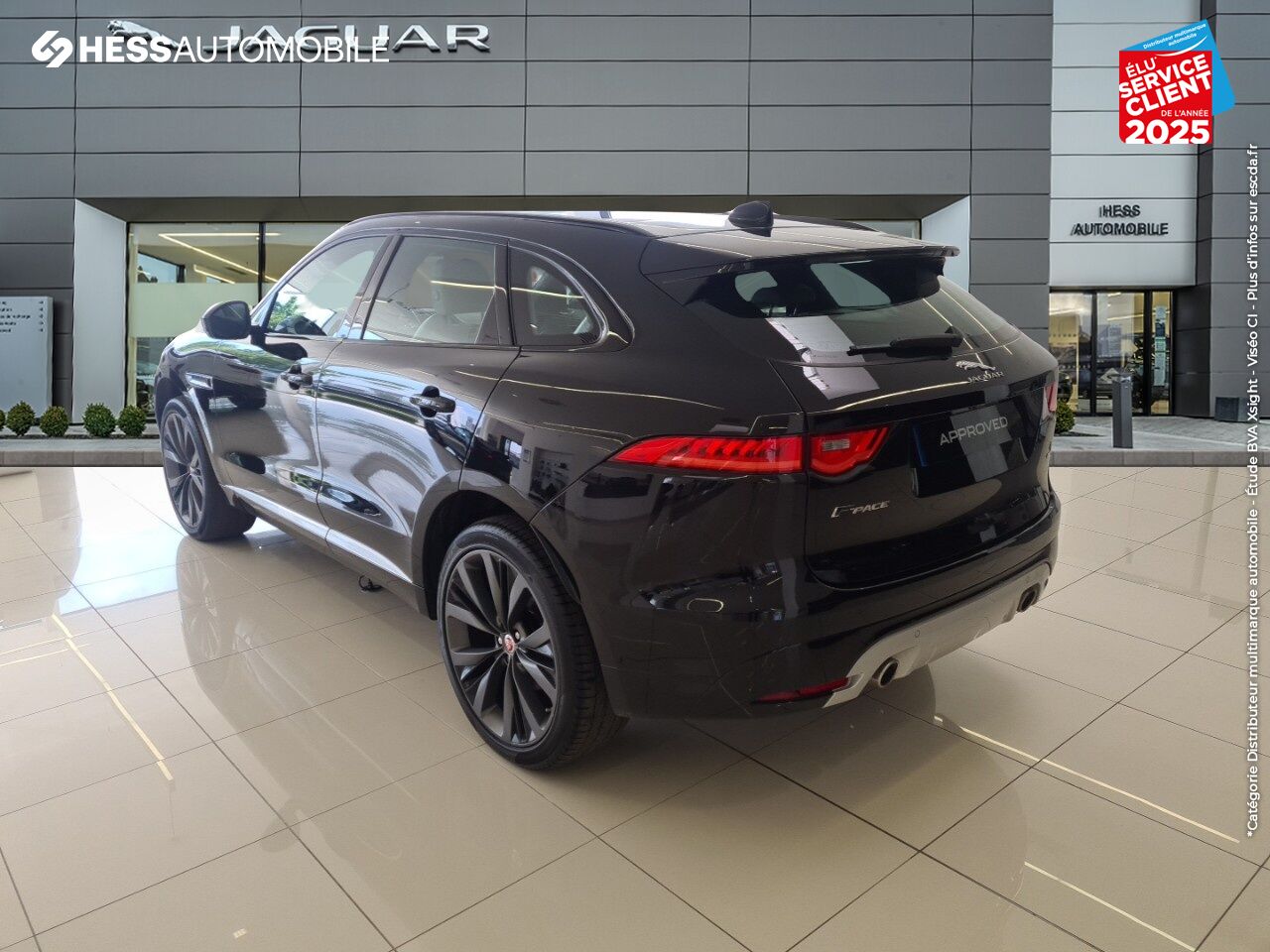 Véhicule d'occasion JAGUAR F-PACE V6 3.0D 300CH S 4X4 BVA8 TOUVRANT MERIDIAN SIEGE AV/AR CHAUF JA22 chez Jaguar Strasbourg