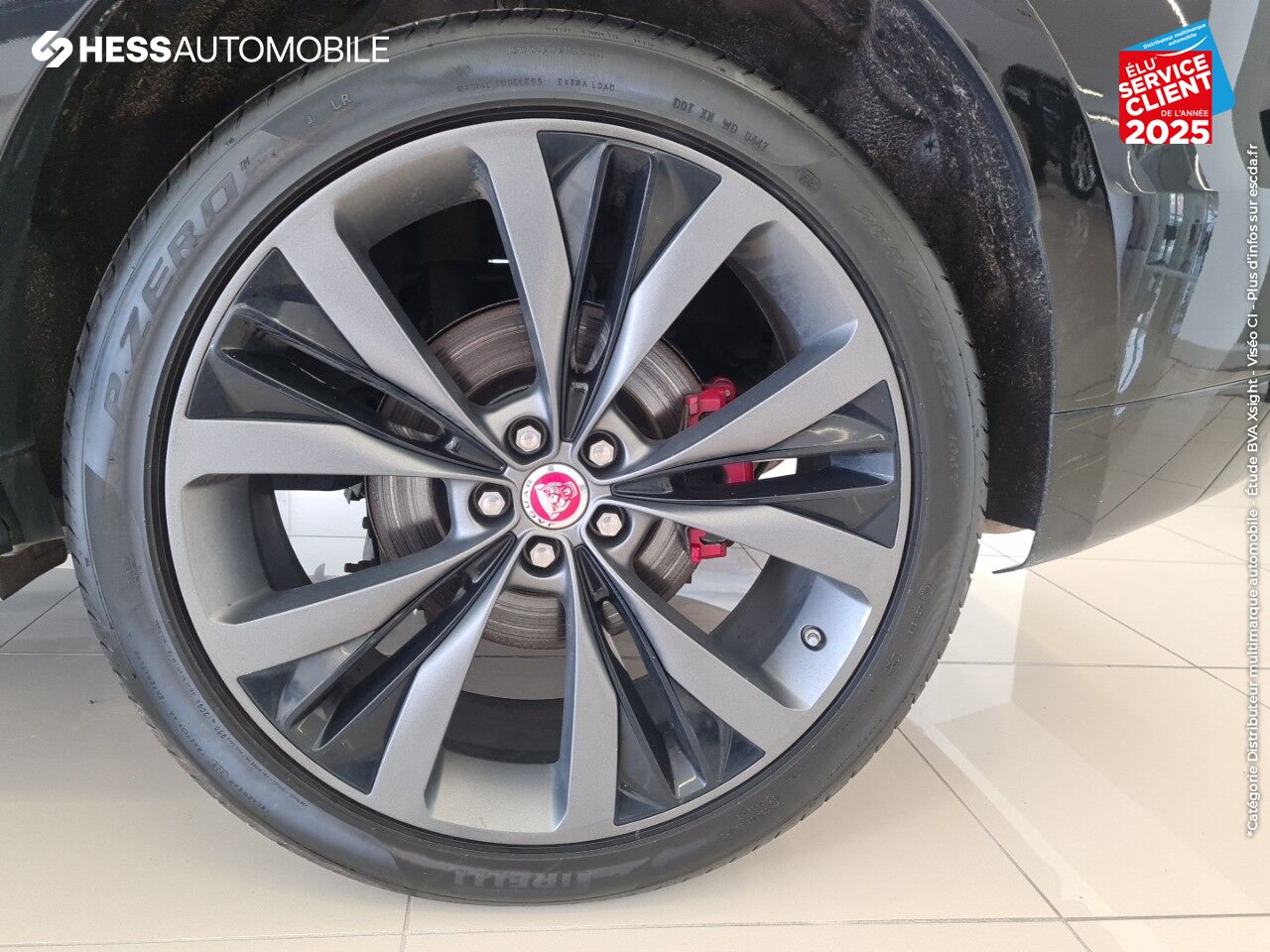 Véhicule d'occasion JAGUAR F-PACE V6 3.0D 300CH S 4X4 BVA8 TOUVRANT MERIDIAN SIEGE AV/AR CHAUF JA22 chez Jaguar Strasbourg