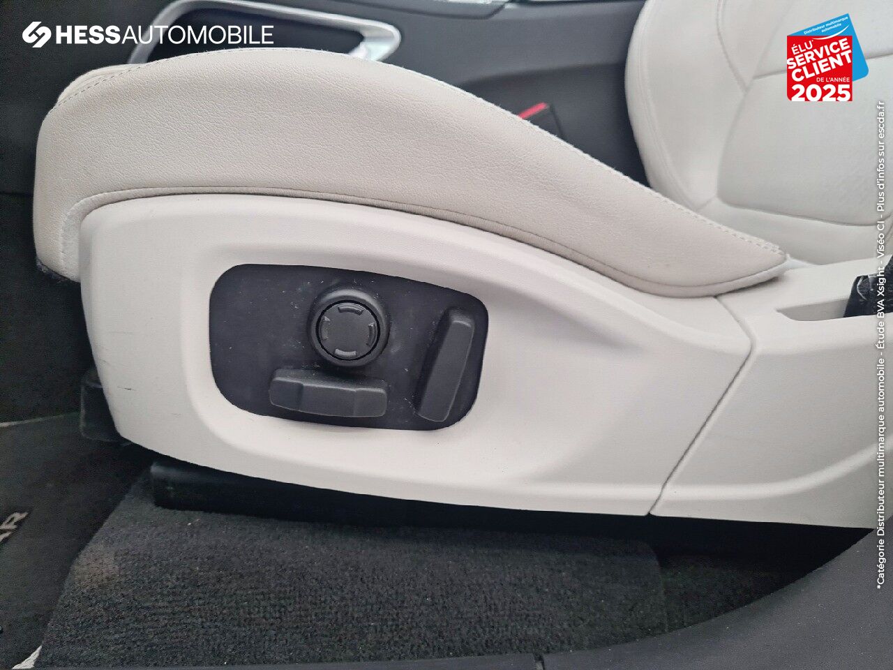 Véhicule d'occasion JAGUAR F-PACE V6 3.0D 300CH S 4X4 BVA8 TOUVRANT MERIDIAN SIEGE AV/AR CHAUF JA22 chez Jaguar Strasbourg
