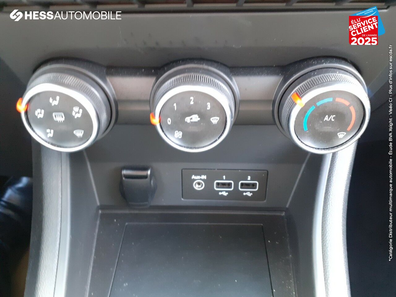 Véhicule d'occasion RENAULT CAPTUR 1.5 BLUE DCI 95CH BUSINESS 1ERE MAIN CAMERA GPS LED RADAR AV/AR chez Renault Montbéliard