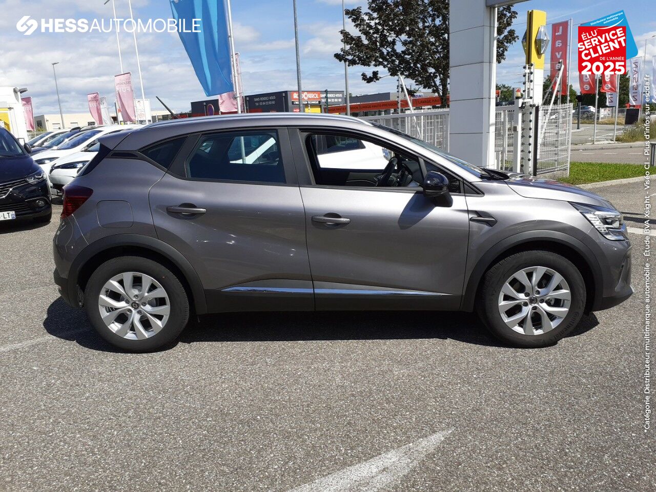 Véhicule d'occasion RENAULT CAPTUR 1.5 BLUE DCI 95CH BUSINESS 1ERE MAIN CAMERA GPS LED RADAR AV/AR chez Renault Montbéliard