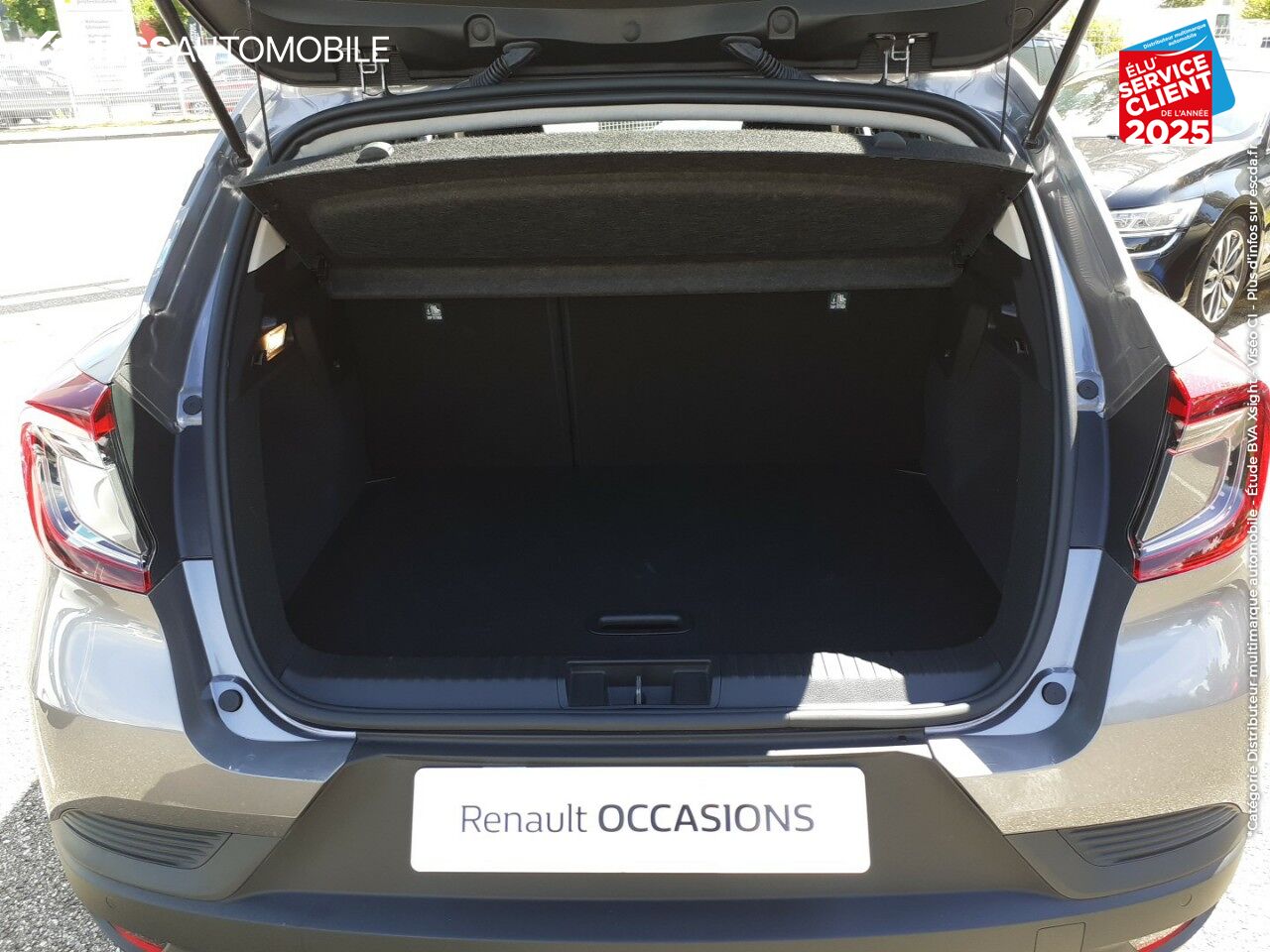 Véhicule d'occasion RENAULT CAPTUR 1.5 BLUE DCI 95CH BUSINESS 1ERE MAIN CAMERA GPS LED RADAR AV/AR chez Renault Montbéliard