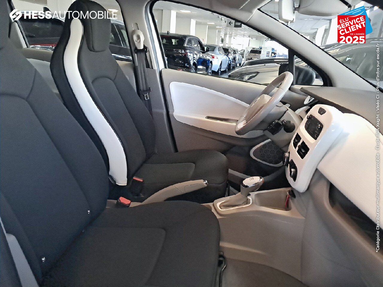 Véhicule d'occasion RENAULT ZOE LIFE CHARGE NORMALE R90 MY19 chez BMW Besançon