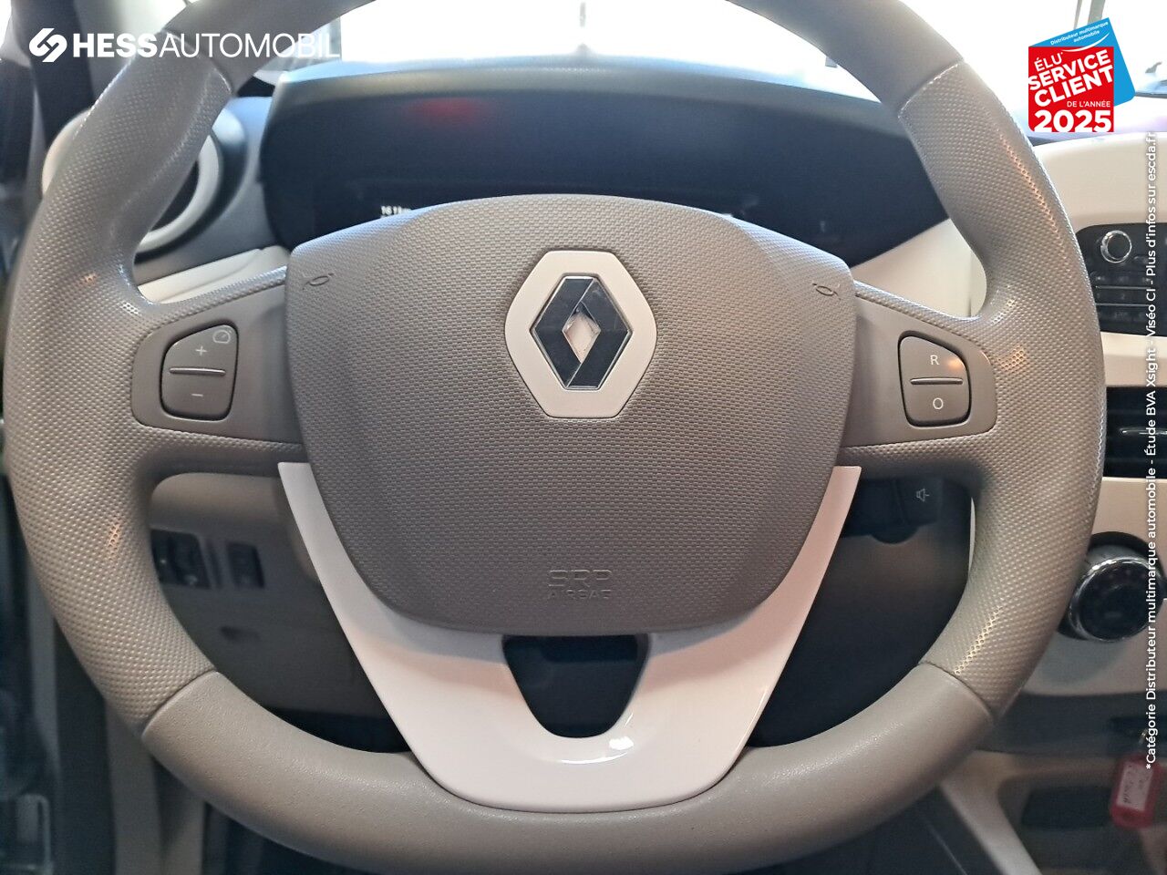 Véhicule d'occasion RENAULT ZOE LIFE CHARGE NORMALE R90 MY19 chez BMW Besançon