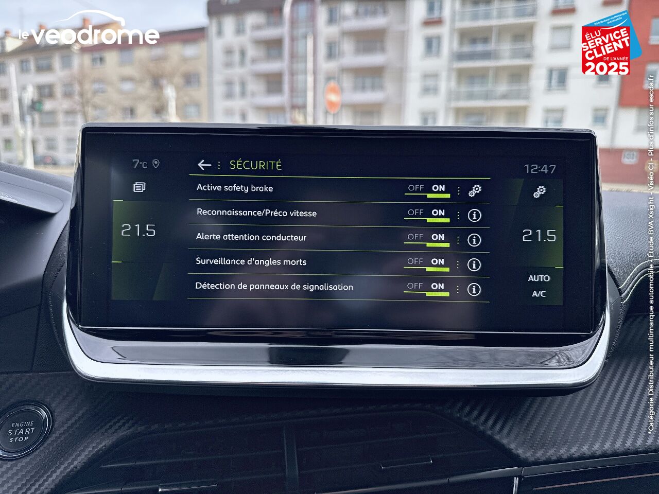 Véhicule d'occasion PEUGEOT 208 1.2 PURETECH 130CH S/S GT LINE EAT8 7CV GPS CAMERA CARPLAY chez Le Veodrome