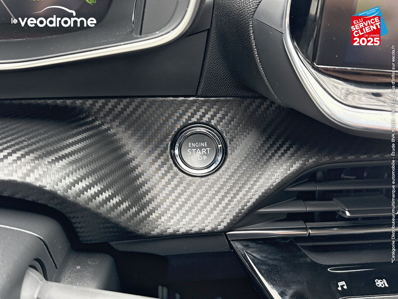 Véhicule d'occasion PEUGEOT 208 1.2 PURETECH 130CH S/S GT LINE EAT8 7CV GPS CAMERA CARPLAY chez Le Veodrome
