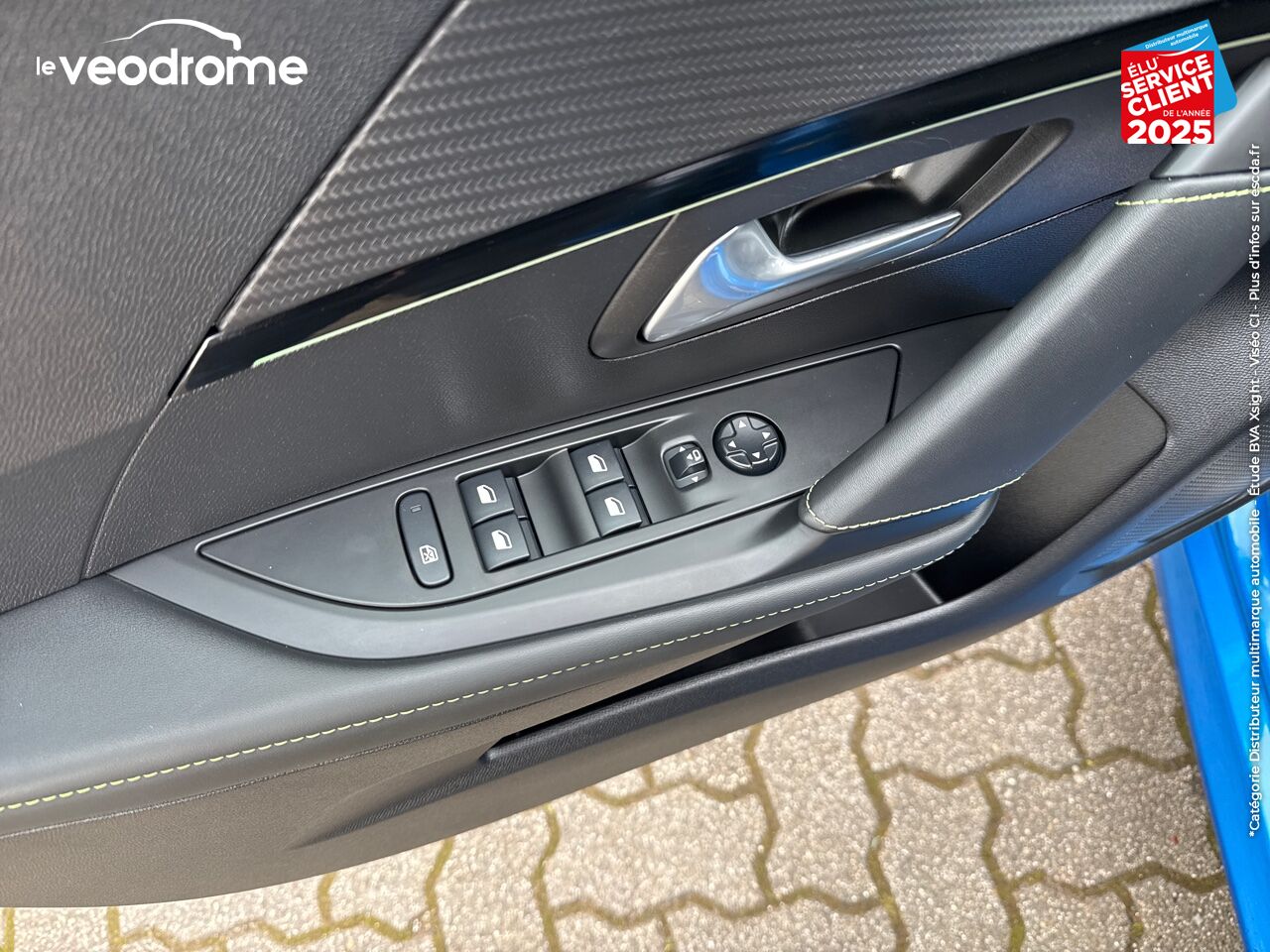 Véhicule d'occasion PEUGEOT 208 1.2 PURETECH 130CH S/S GT LINE EAT8 7CV GPS CAMERA CARPLAY chez Le Veodrome