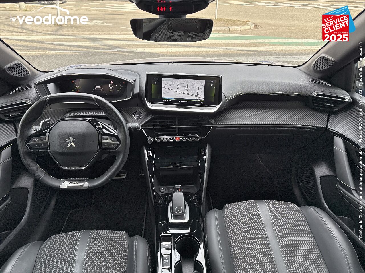 Véhicule d'occasion PEUGEOT 208 1.2 PURETECH 130CH S/S GT LINE EAT8 7CV GPS CAMERA CARPLAY chez Le Veodrome
