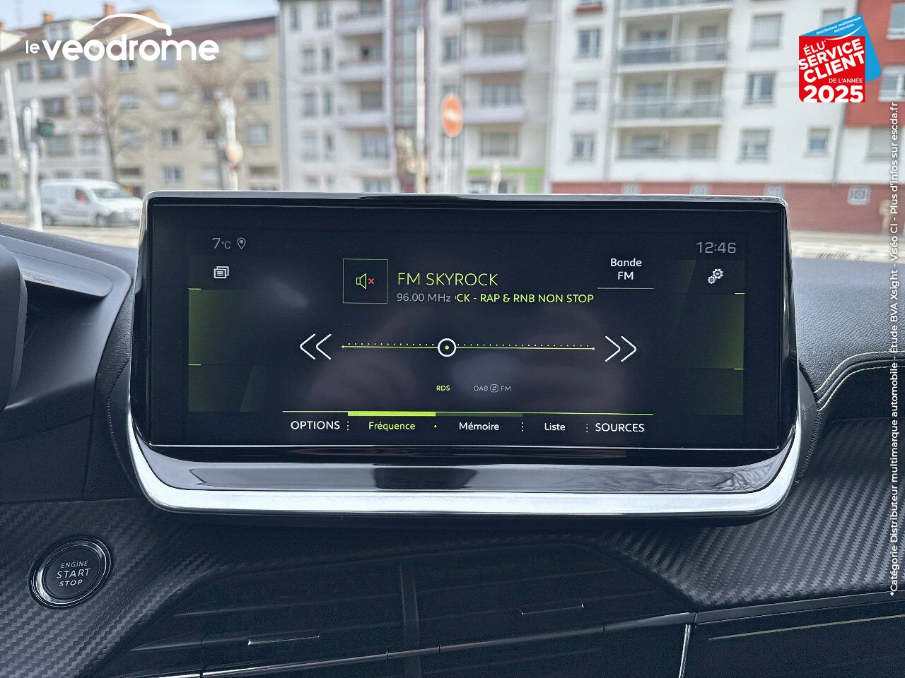 Véhicule d'occasion PEUGEOT 208 1.2 PURETECH 130CH S/S GT LINE EAT8 7CV GPS CAMERA CARPLAY chez Le Veodrome