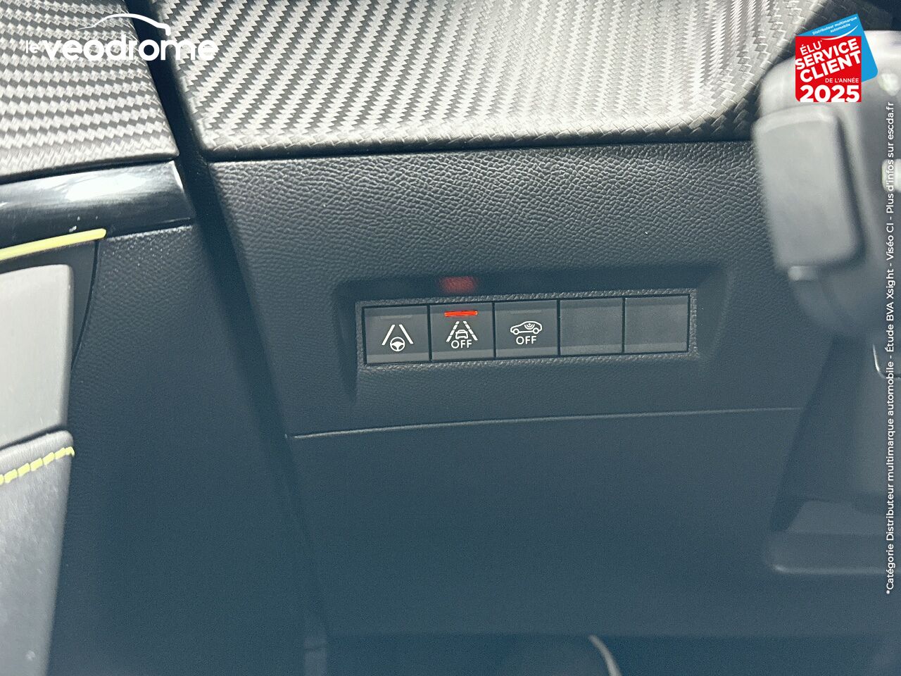 Véhicule d'occasion PEUGEOT 208 1.2 PURETECH 130CH S/S GT LINE EAT8 7CV GPS CAMERA CARPLAY chez Le Veodrome