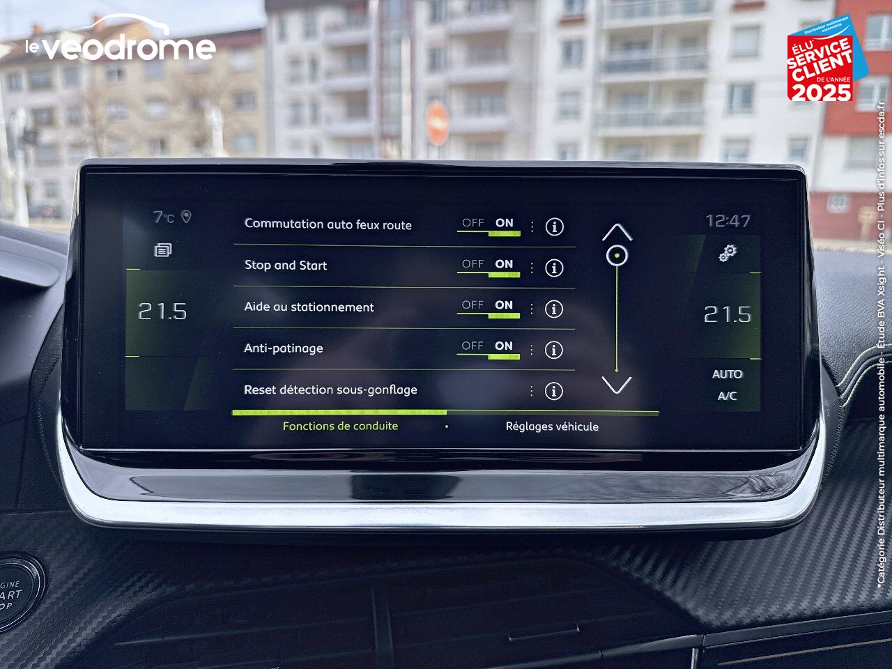 Véhicule d'occasion PEUGEOT 208 1.2 PURETECH 130CH S/S GT LINE EAT8 7CV GPS CAMERA CARPLAY chez Le Veodrome
