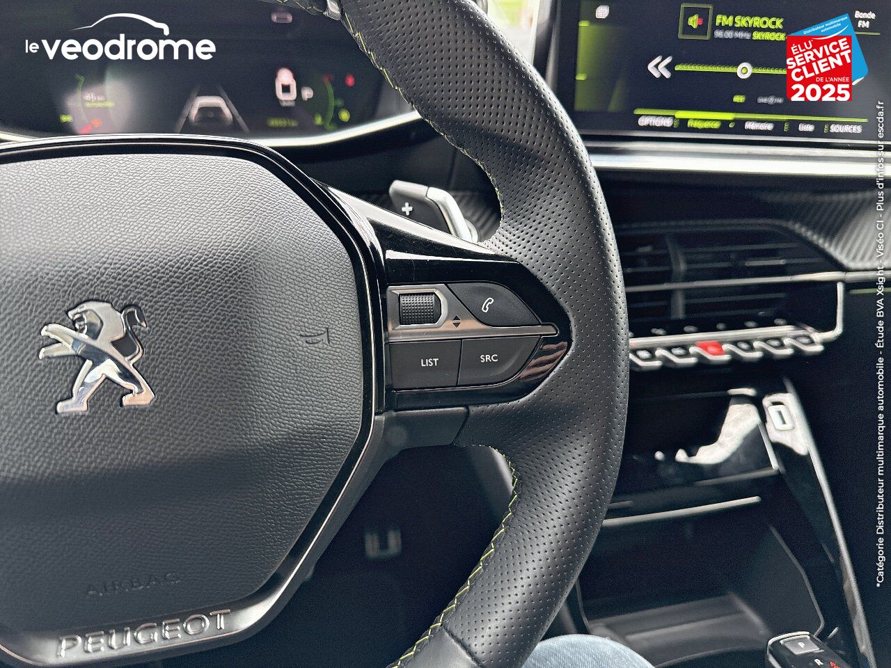 Véhicule d'occasion PEUGEOT 208 1.2 PURETECH 130CH S/S GT LINE EAT8 7CV GPS CAMERA CARPLAY chez Le Veodrome