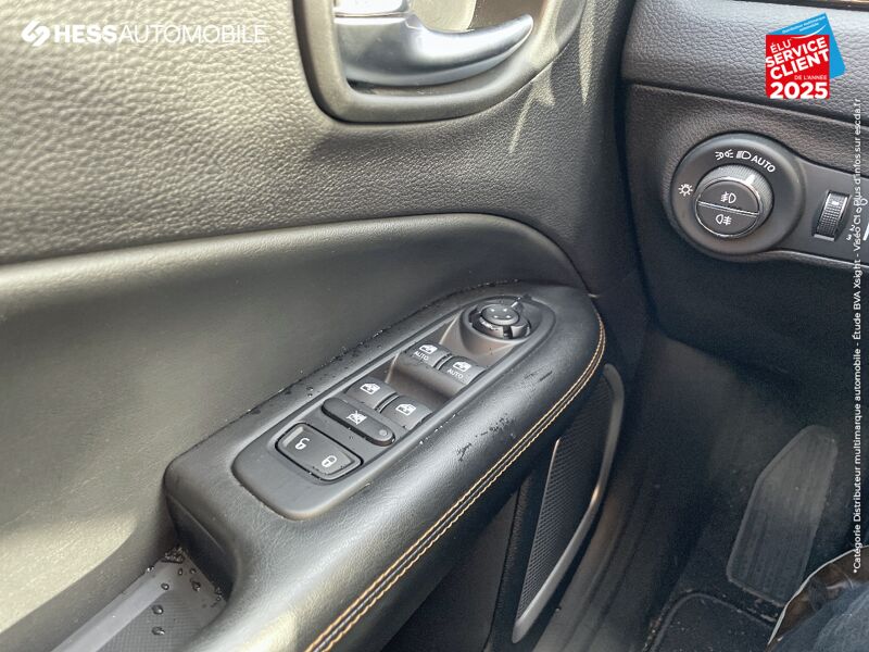 Véhicule d'occasion JEEP COMPASS 1.3 GSE T4 150CH LONGITUDE 4X2 BVR6 chez Fiat Besançon