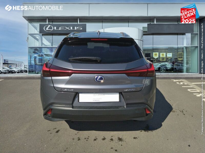 Véhicule d'occasion LEXUS UX 250H 2WD PREMIUM EDITION MY21 chez Lexus Metz