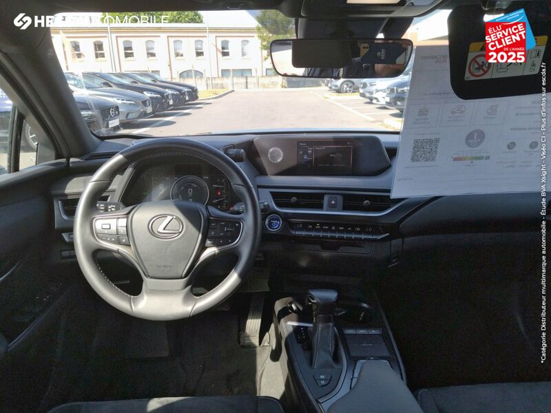 Véhicule d'occasion LEXUS UX 250H 2WD PREMIUM EDITION MY21 chez Lexus Metz