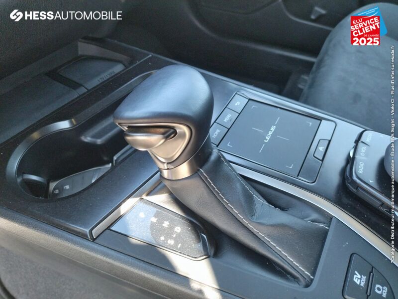 Véhicule d'occasion LEXUS UX 250H 2WD PREMIUM EDITION MY21 chez Lexus Metz