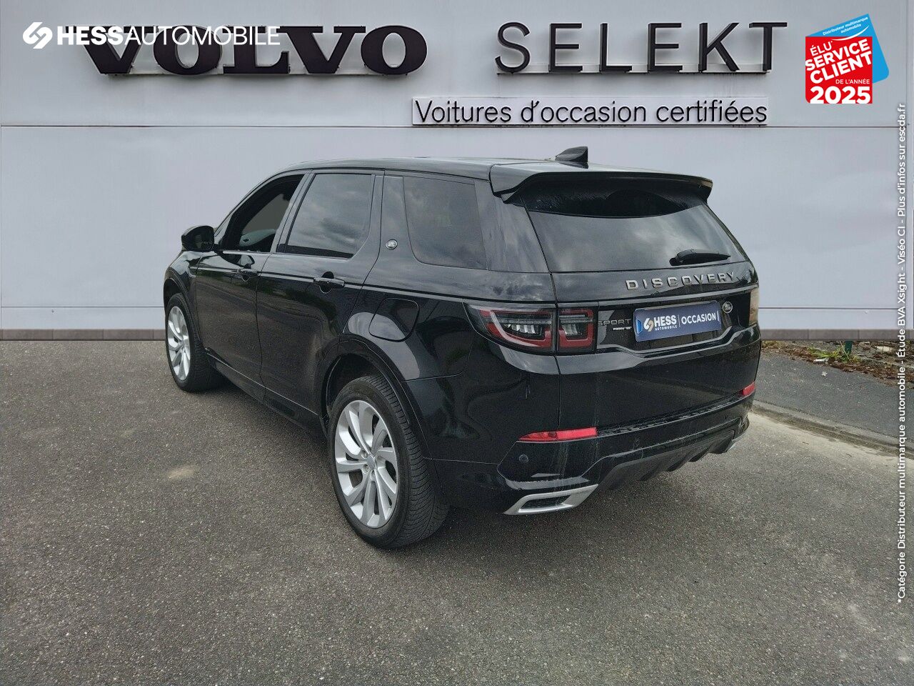 Véhicule d'occasion LAND-ROVER DISCOVERY SPORT P300E R-DYNAMIC SE AWD BVA MARK VI TPANO SIEGES CUIR GPS CAMERA chez Volvo Epernay
