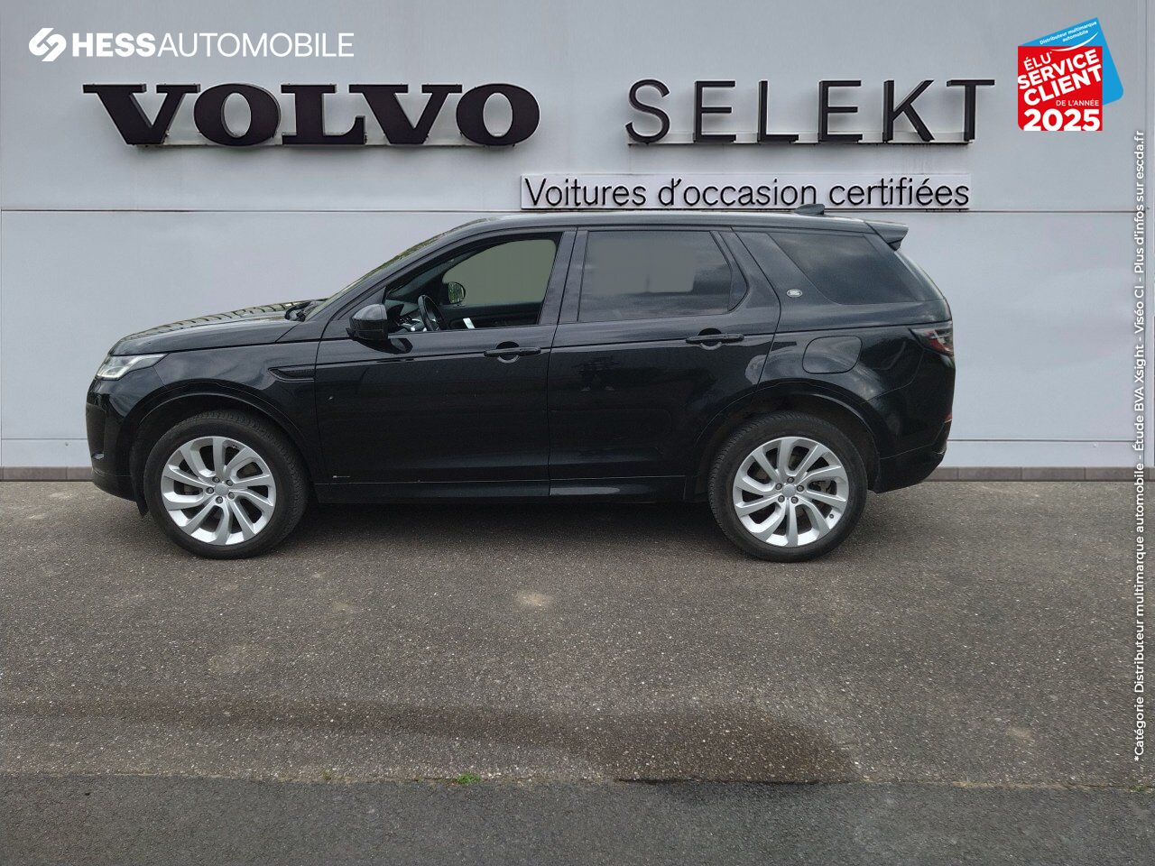 Véhicule d'occasion LAND-ROVER DISCOVERY SPORT P300E R-DYNAMIC SE AWD BVA MARK VI TPANO SIEGES CUIR GPS CAMERA chez Volvo Epernay