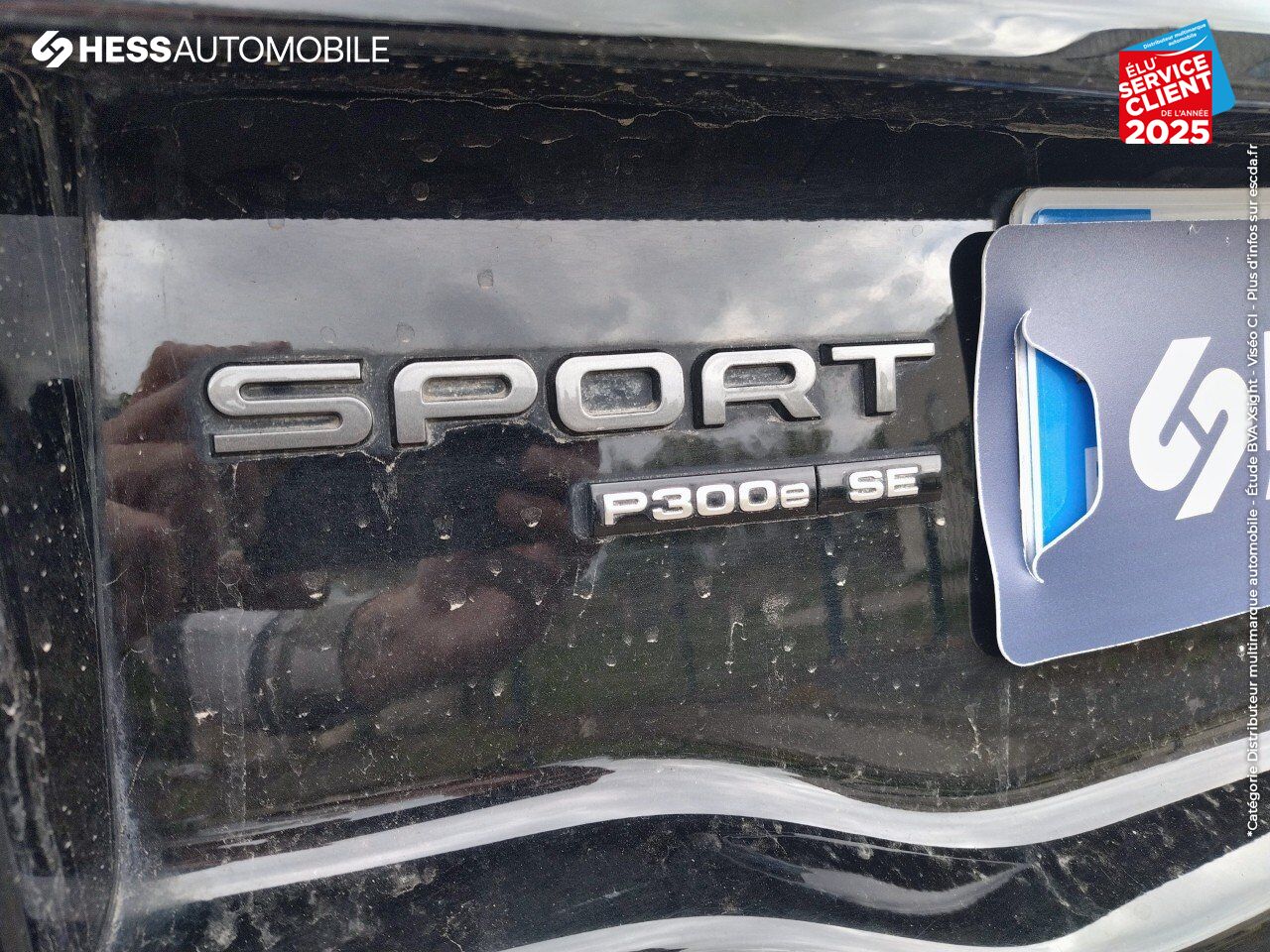 Véhicule d'occasion LAND-ROVER DISCOVERY SPORT P300E R-DYNAMIC SE AWD BVA MARK VI TPANO SIEGES CUIR GPS CAMERA chez Volvo Epernay